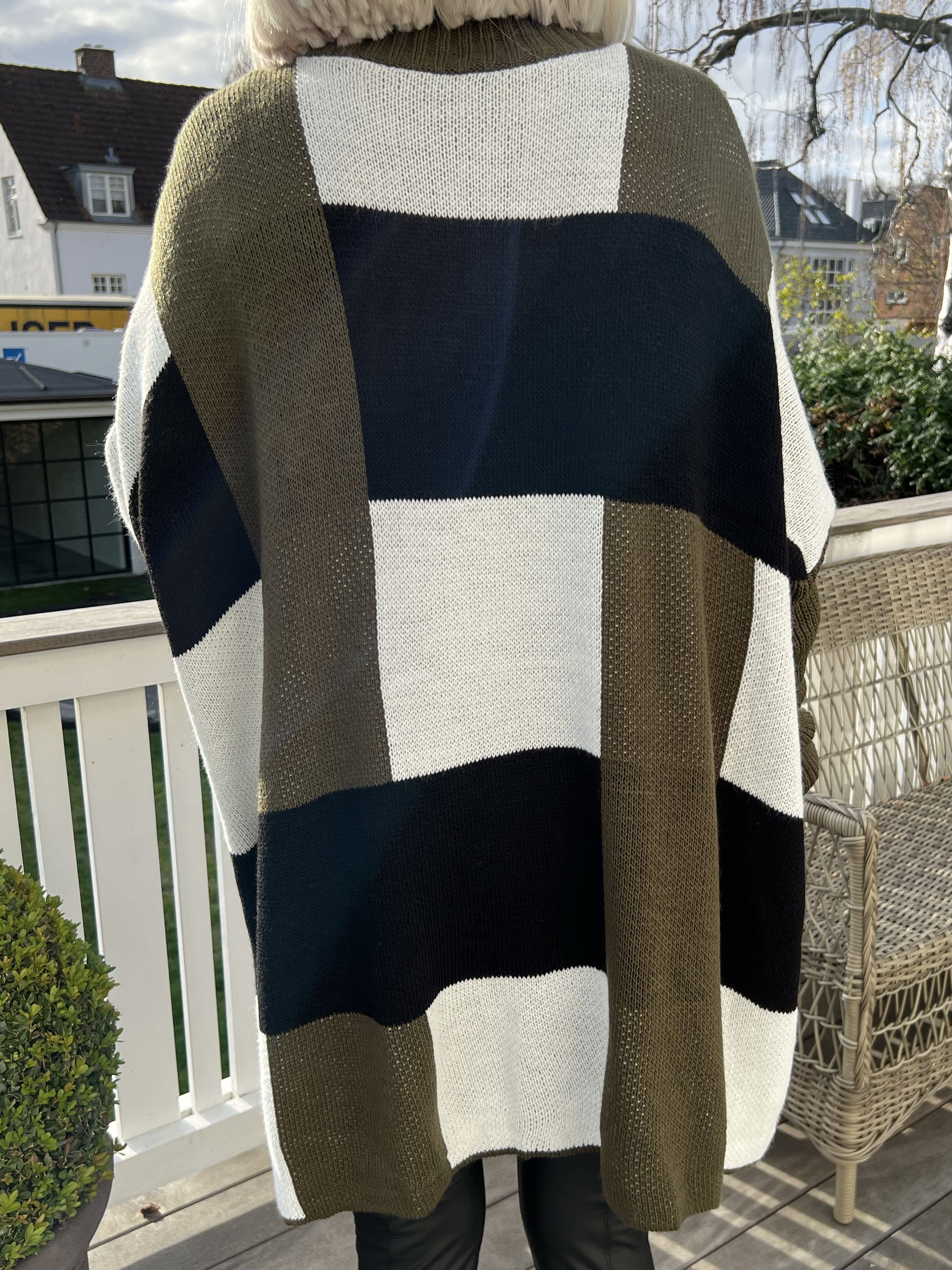 Yulia - Fin Plus size strik med tern i flotte farver